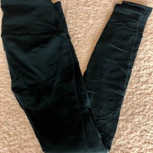 Lululemon Reveal 7/8 Tight Stripes 25" - Submarine